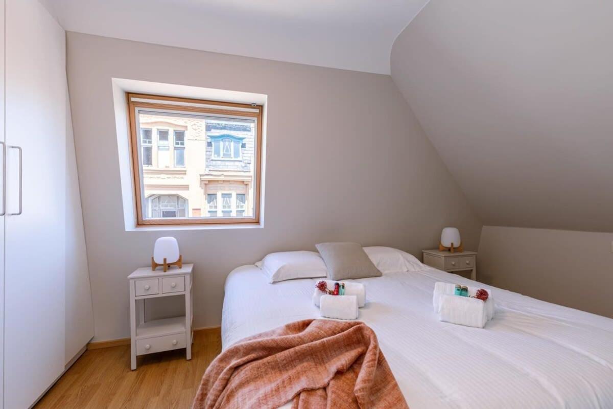 Huswell - Centrally Located Apartment With Sunny Terrace Oostende Eksteriør bilde
