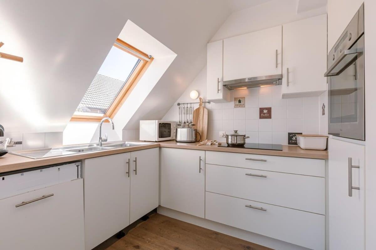 Huswell - Centrally Located Apartment With Sunny Terrace Oostende Eksteriør bilde