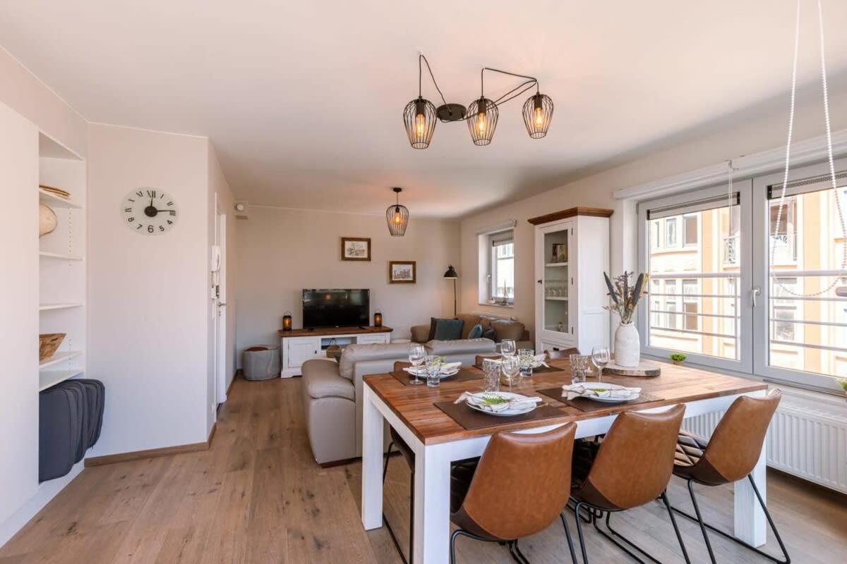 Huswell - Centrally Located Apartment With Sunny Terrace Oostende Eksteriør bilde