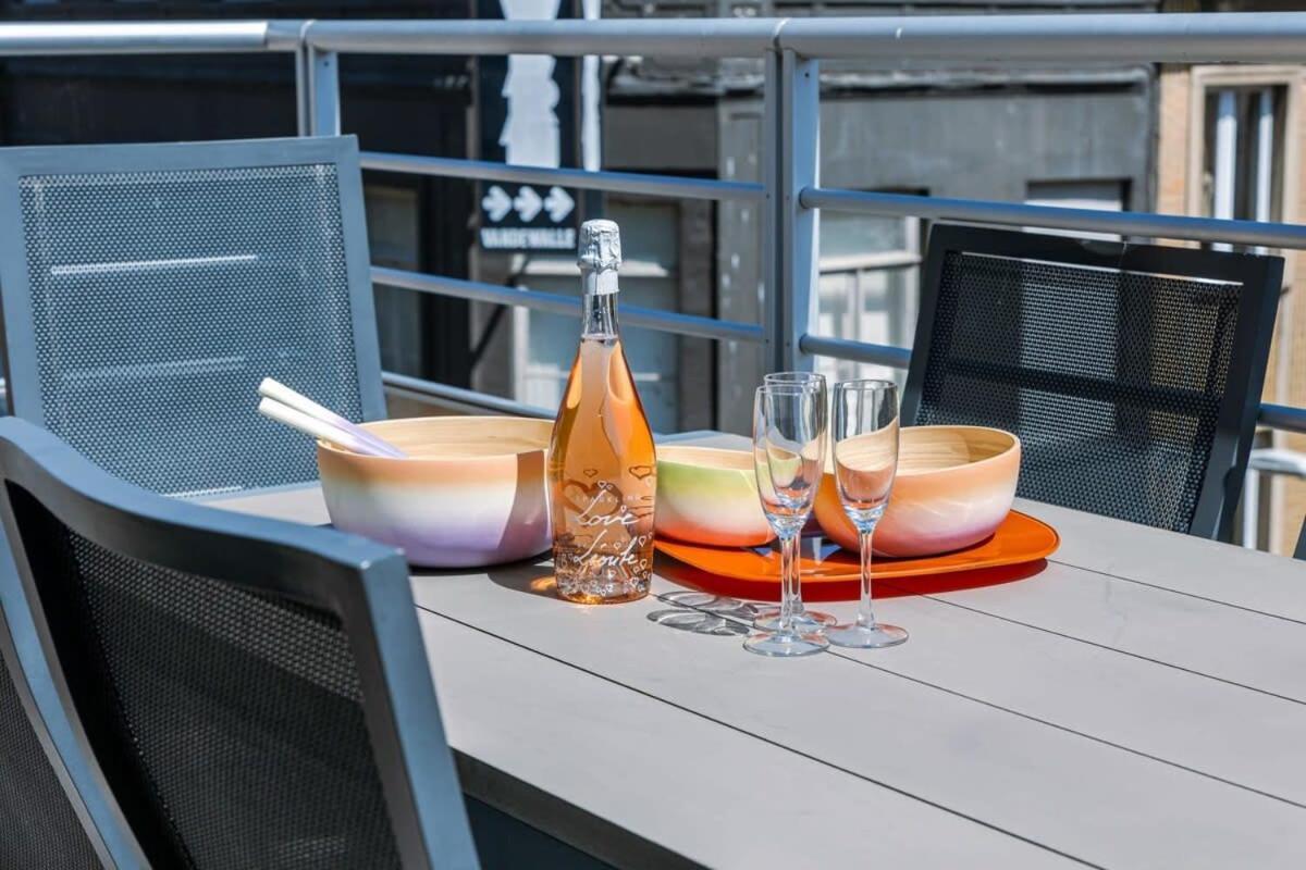 Huswell - Centrally Located Apartment With Sunny Terrace Oostende Eksteriør bilde