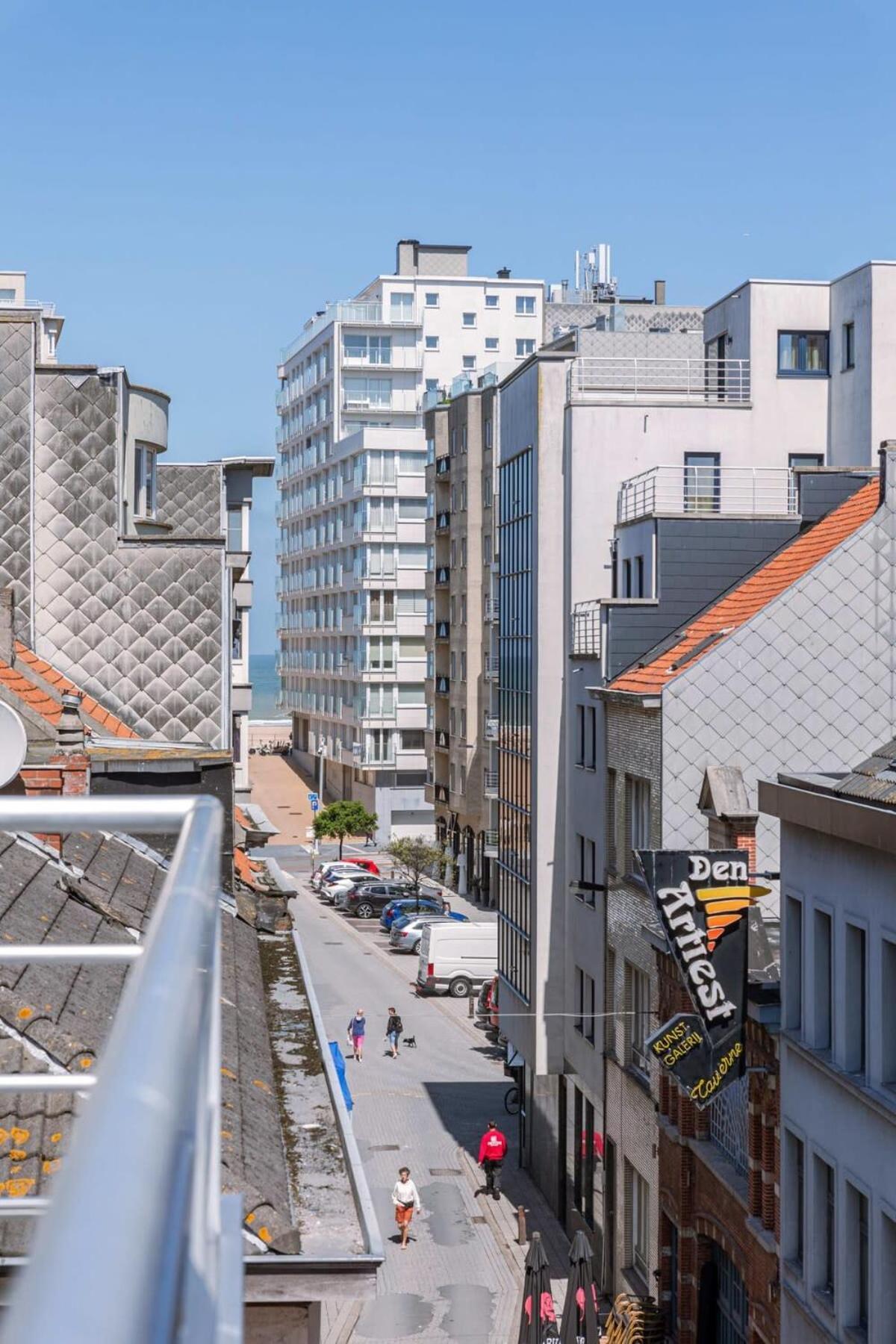 Huswell - Centrally Located Apartment With Sunny Terrace Oostende Eksteriør bilde
