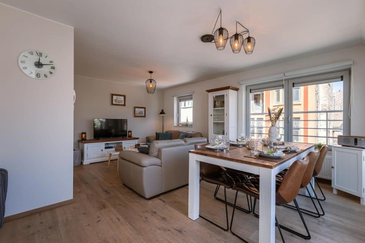 Huswell - Centrally Located Apartment With Sunny Terrace Oostende Eksteriør bilde