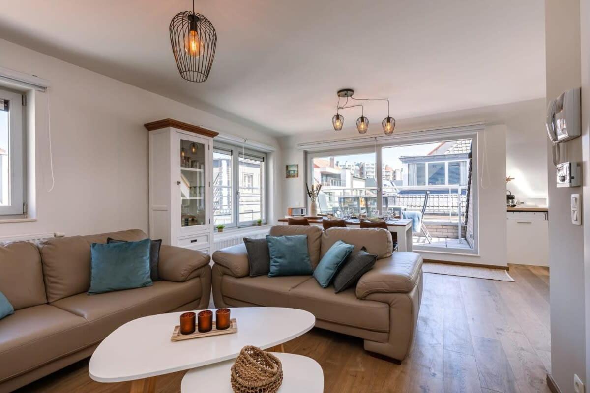 Huswell - Centrally Located Apartment With Sunny Terrace Oostende Eksteriør bilde